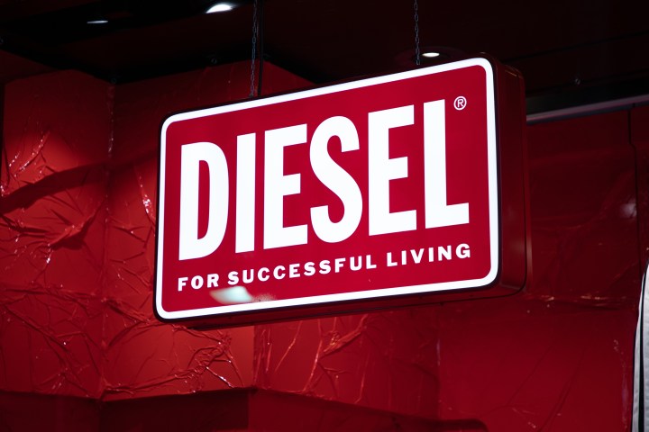 Diesel acaba de anunciar una nueva colaboración con la firma de Rihanna.