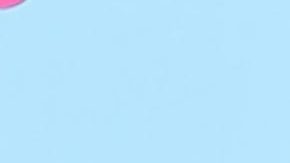 Karol G tiene las botas en tendencia para la temporada de otoño.