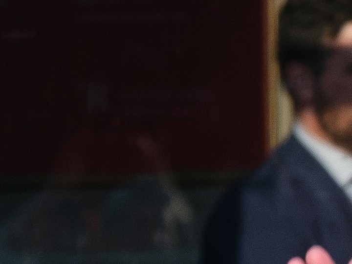La reina Letizia destaca al rescatar un vestido sostenible de su armario.
