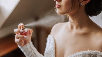 Los perfumes ya no son recomendados para aplicarse en el cuello.