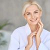 Cuida tu piel a los 40 años para mantener su luminosidad.
