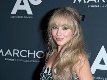 Sabrina Carpenter se convirtió en la nueva embajadora de Prada Beauty.