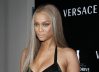 Tyra Banks destaca en el show de Victoria's Secret con su regreso después de 19 años.