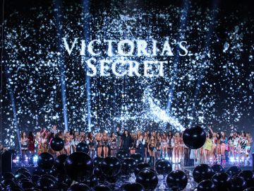 El calzado que usaron las modelos de Victoria's Secret destacó en la pasarela.