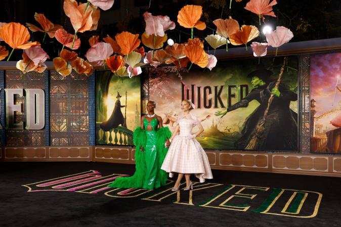 Ariana Grande y Cynthia Erivo en el estreno de ¨Wicked¨.