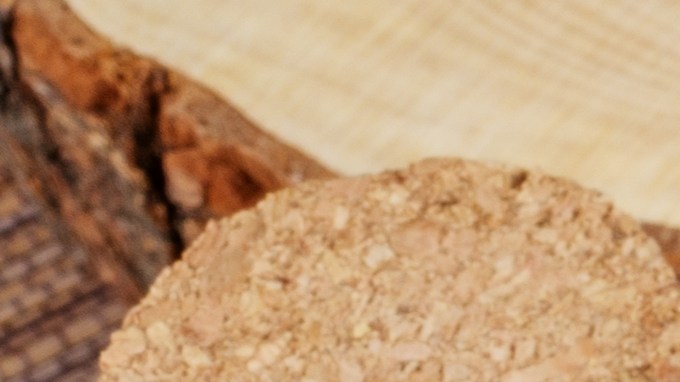El agua de arroz ayuda a aumentar el brillo natural en el cabello.
