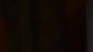 Ariana Grande se viste de "Glinda" en el estreno de Wicked.