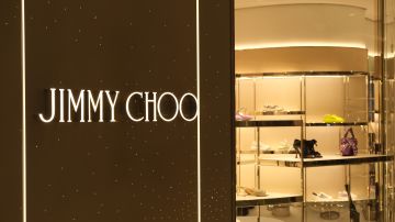 Jimmy Choo publicó sus nuevos zapatos de moda para el invierno.