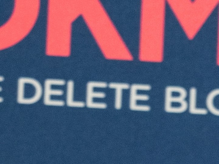 Marc Jacobs destaca con sus impactantes diseños de uñas.