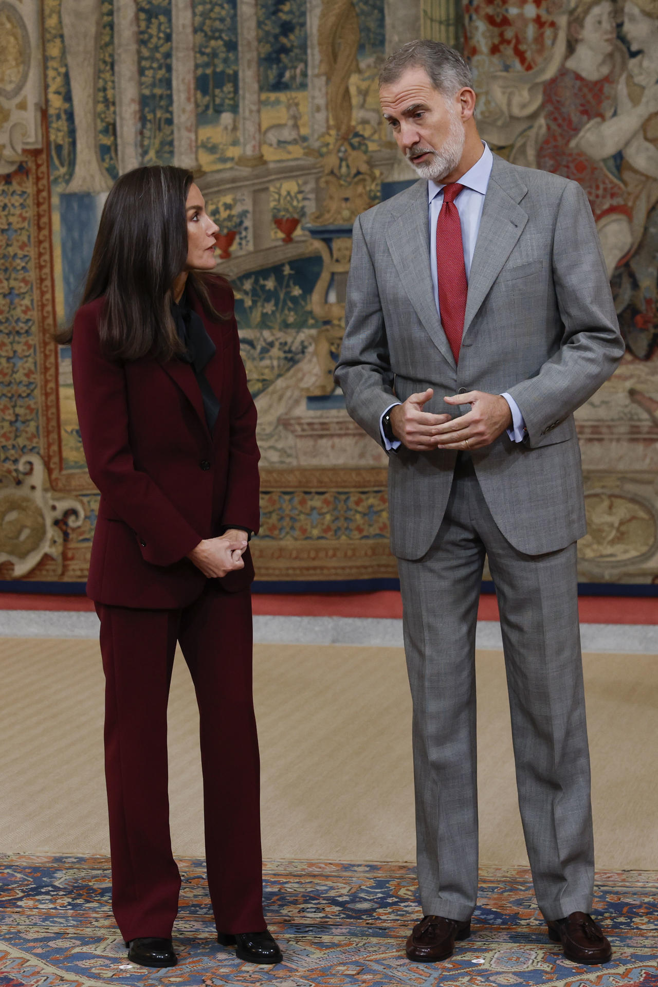 Los reyes Felipe y Letizia reciben a los deportistas olímpicos y paralímpicos en el palacio de El Pardo, en Madrid.