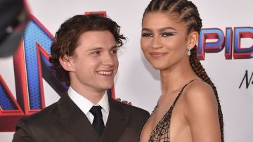 Tom Holland y Zendaya continúan su historia de amor.