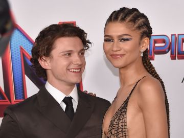 Tom Holland y Zendaya continúan su historia de amor.