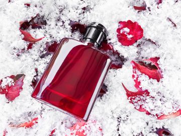 Los perfumes dulces y amaderados son los favoritos de muchas chicas para la temporada más fría del año.