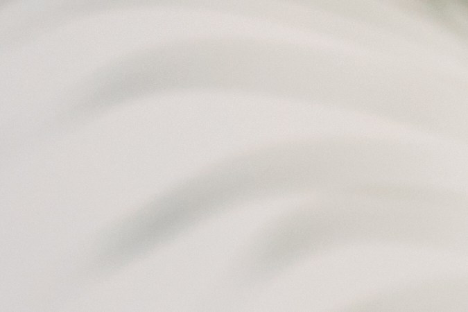 Usa cremas hidratantes adecuadas para piel sensible.