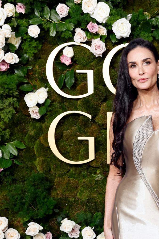 Demi Moore en la alfombra roja de los Premios Golden Globes 2025.