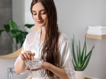 Disfruta de los beneficios del aloe vera y la linaza para mejorar el cuidado de tu cabello.