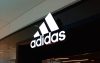 Adidas lanzó una nueva colección de zapatos que siguen la estética Ballet Core.