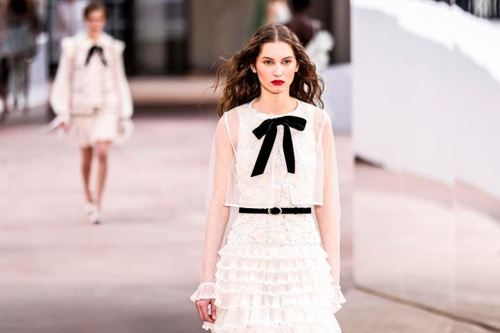 Chanel destacó con su nueva colección en la Semana de la Moda de Alta Costura.