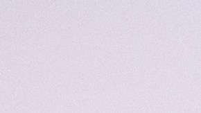 La nueva tendencia maximalista en la industria de la moda son los zapatos con joyas.