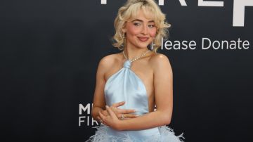 Sabrina Carpenter usó el mejor look de los Premios Grammy.