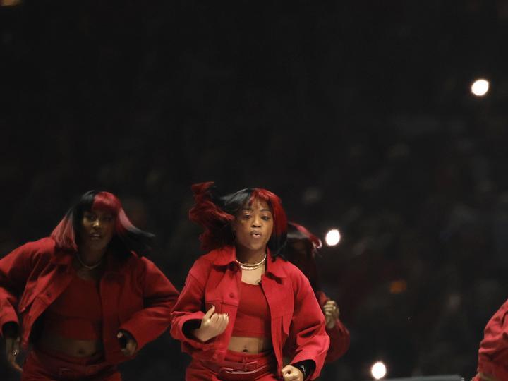 Kendrick Lamar destacó en su actuación en el medio tiempo del Super Bowl.