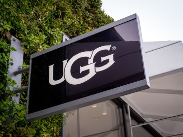 La marca UGG se inspiró en un texto clásico chino para su nueva colección de zapatos.