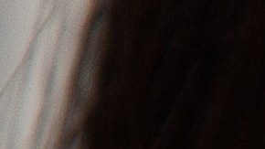 Mejora tu look de San Valentín con accesorios que representen la festividad.