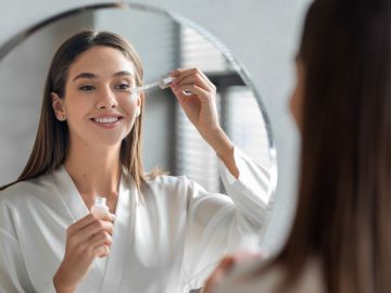 Los antioxidantes son componentes que no pueden faltar en tu rutina de skincare.