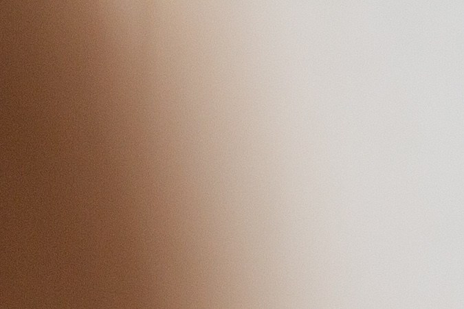 La aparición de canas se debe a la falta de melanina en las hebras capilares.