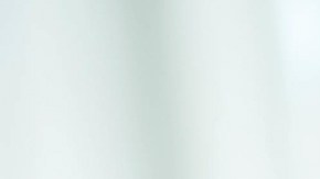 Las canas se relacionan con un proceso interno que disminuye el pigmento en la zona.