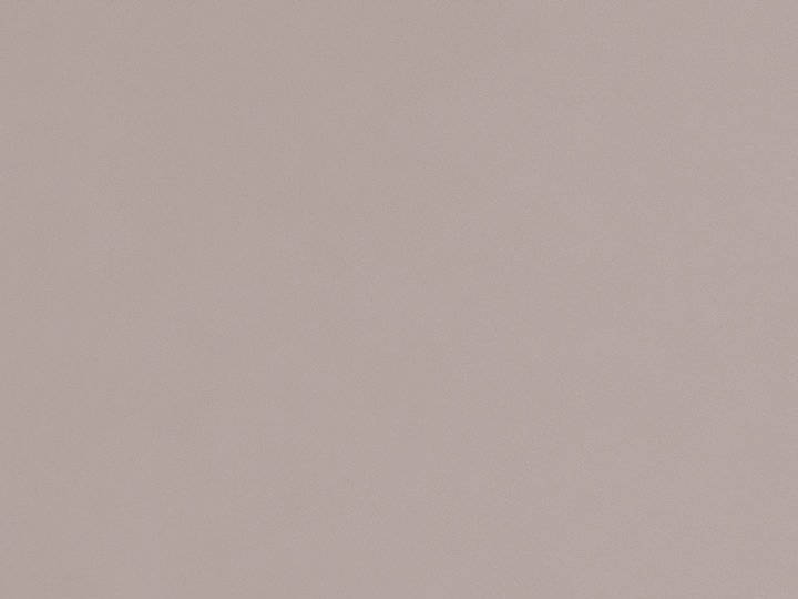 Mejora tus looks de maquillaje al probar la tendencia Blurred Skin.