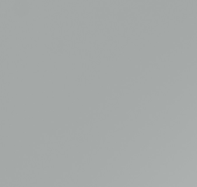 Usa aretes largos para complementar tu peinado de moño.