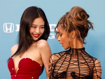 Jennie destacó entre los mejores looks de los premios Billboard.