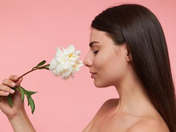 Mejora el cuidado de tu cabello en primavera con los consejos adecuados.