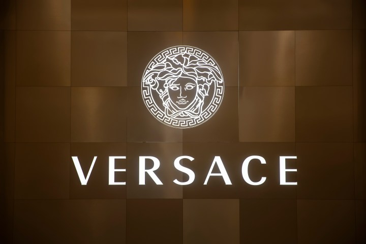 Versace es una de las firmas que tuvo cambios con su director creativo.