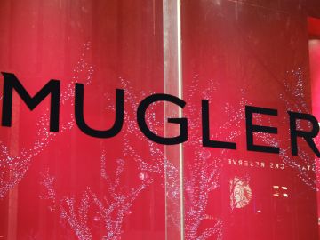 Mugler tiene un nuevo director creativo que presentará su colección debut en otoño.