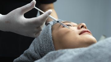 El procedimiento favorito de las celebridades para cuidar la piel es el tratamiento de esperma de salmón.