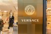 Versace fue adquirida por el Grupo Prada.