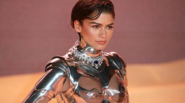 Zendaya destacó en redes al cambiar su look en una nueva campaña de moda.