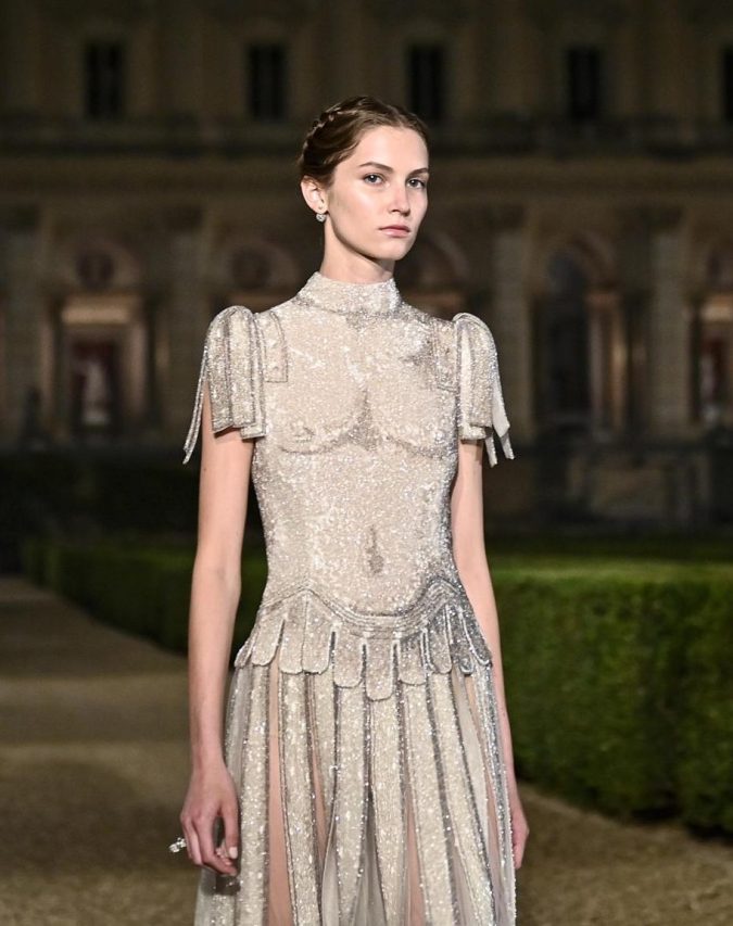 Dior presenta su colección crucero 2026 por Maria Grazia Chiuri.