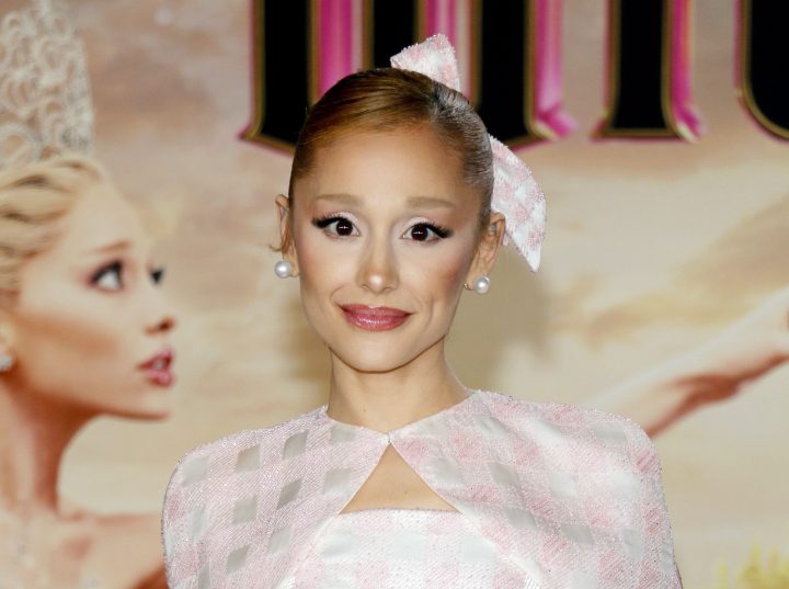 Ariana Grande compartió los productos que usa en su rutina de maquillaje