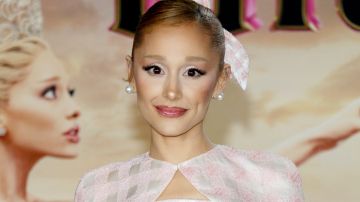 Ariana Grande compartió los productos que usa en su rutina de maquillaje