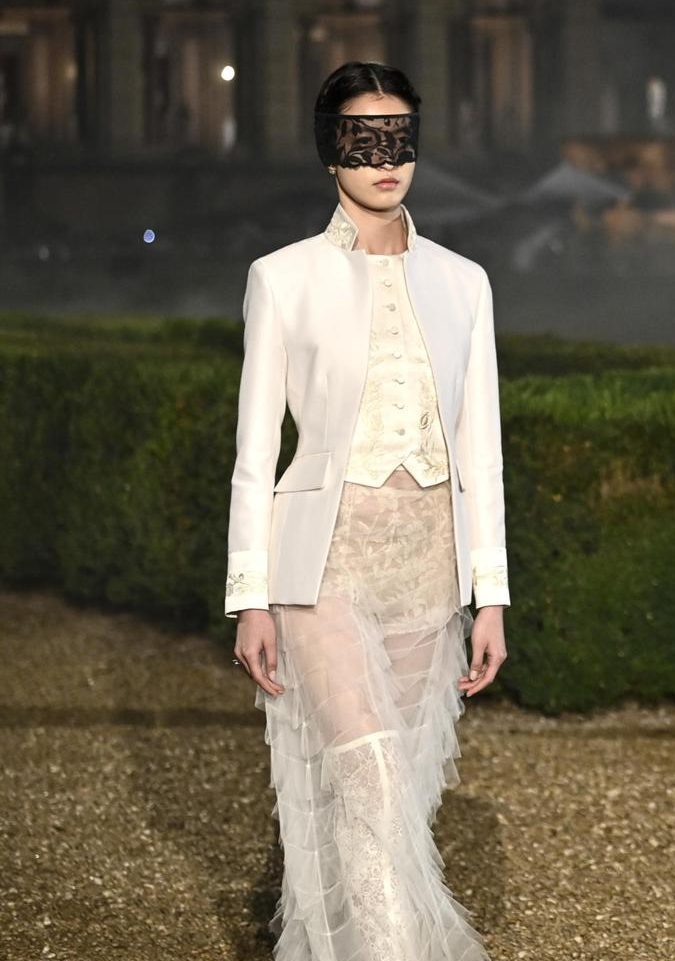 Dior presenta su colección crucero 2026 por Maria Grazia Chiuri.