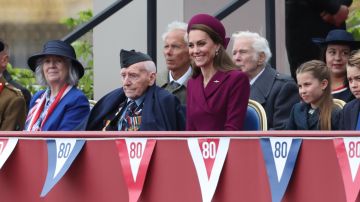 La princesa Kate recuperó uno de sus looks más elegantes para asistir al palacio de Buckingham.