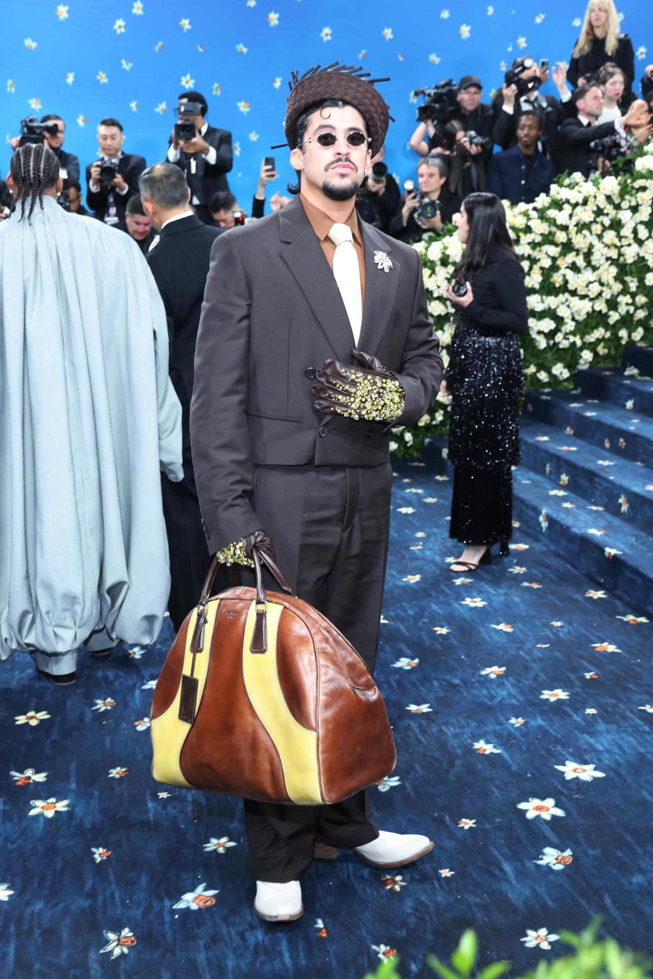 Bad Bunny en la alfombra de la MET Gala 2025.