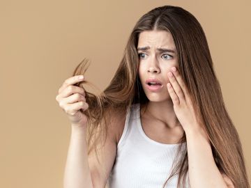 Cuida tu cabello para evitar las puntas abiertas.