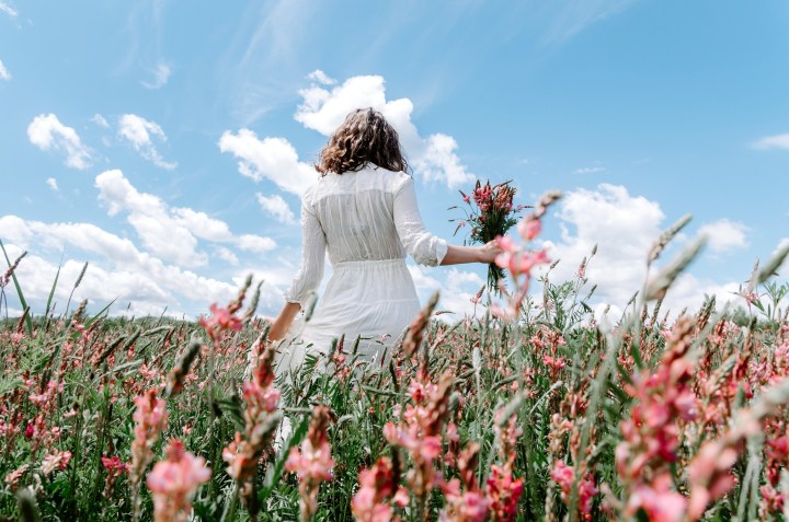 El estilo vintage resulta ideal para mejorar tus looks en primavera.