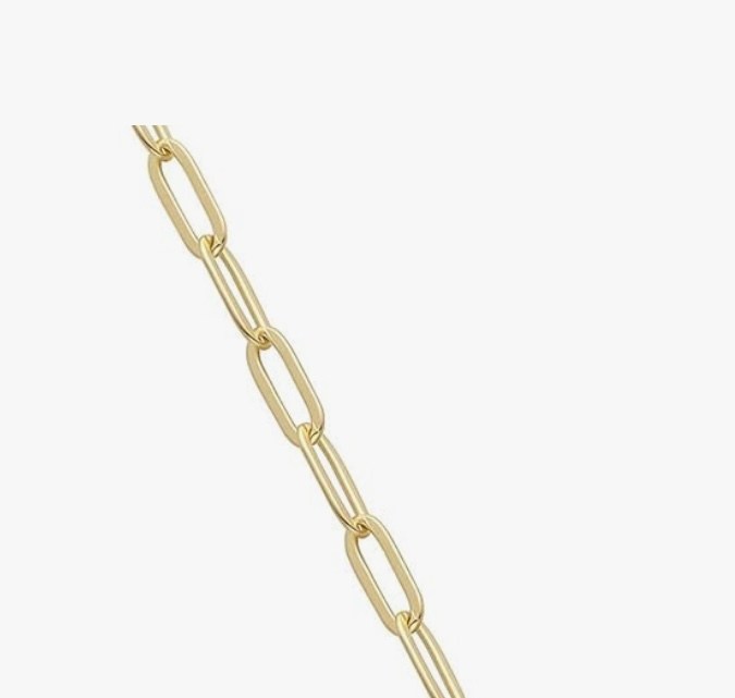 Collar de eslabones delgados de Lane Woods, disponible en Amazon.