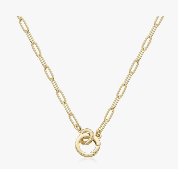 Collar de eslabones delgados de Lane Woods, disponible en Amazon.
