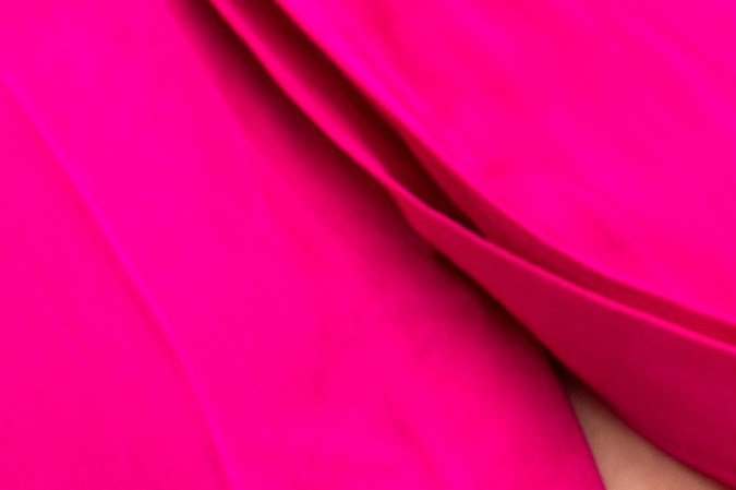 El microshading aporta un aspecto sombreado a las cejas.